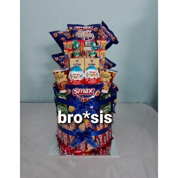 

Kue Ulang tahun Snack / Kue Ultah snack Praktis / Graduation Snack Best Seller