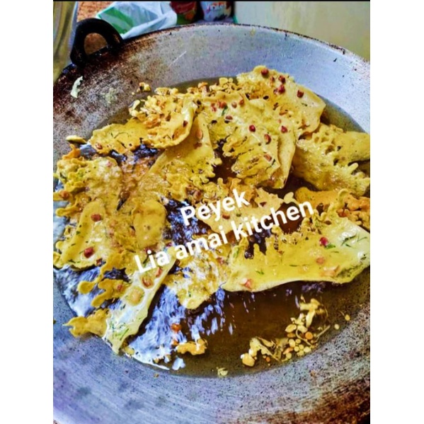 

Peyek Teri / Kacang / Guragu Lia Amai Kitchen
