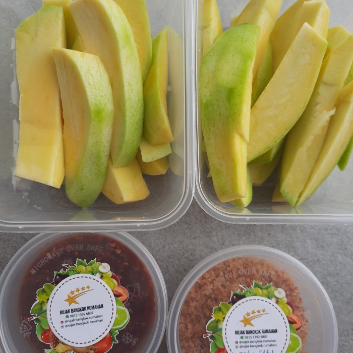 

Mangga mengkel (tdk begitu asem) + bumbu rujak