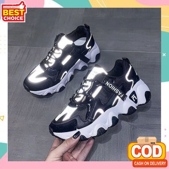 Sepatu Wanita Kekinian / Sepatu Import Wanita Korea Sepatu Sneakers Garis Korea/ Sepatu Sneakers Wan