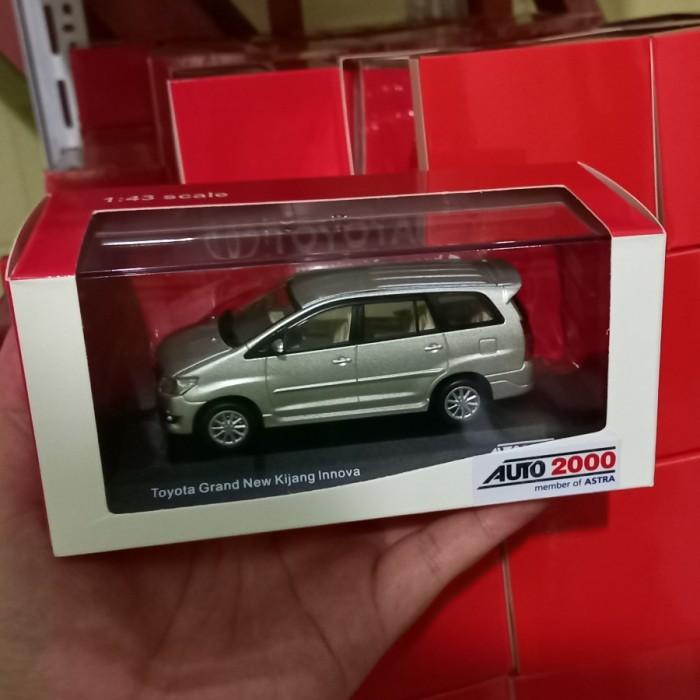 Terlaris Miniatur Mobil Toyota Innova Diecast Inova Murah Auto2000 1/43