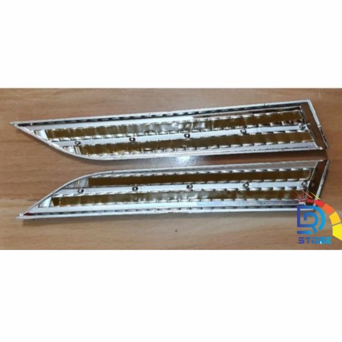 Lampu Reflektor Trunklid Innova 2013-2015