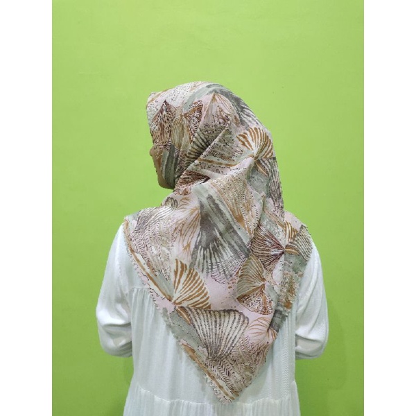 Segi empat Imah Scarf