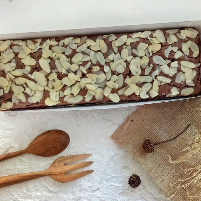 

Promo ✔️ Brownies Panggang Premium Almond