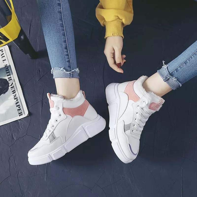 Sepatu Wanita Sneakers Kets Bertali Kasual Fashion Shoes Anti Slip KSM 17