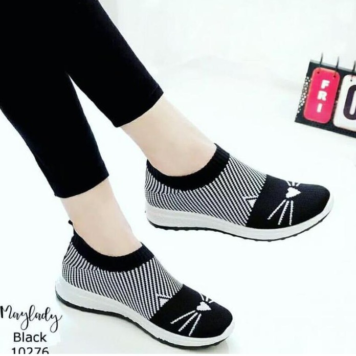 flash sale 7,7 Sneaker cewe BO 09