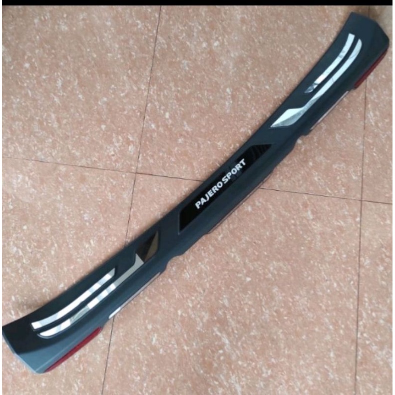 fender sill plate cover Pajero port 2021 2022 2023