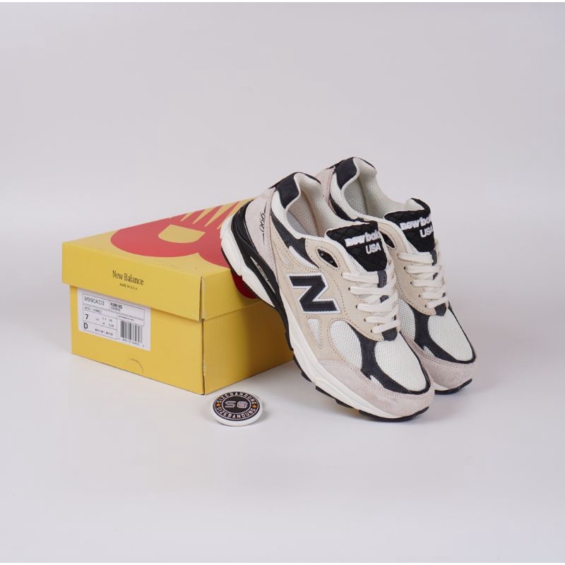 Sepatu New Balance 990v3 Teddy Santis Moonbeam