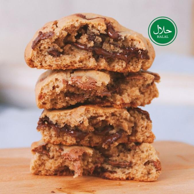 

MILK / DARK CHOCOLATE CHIP COOKIE