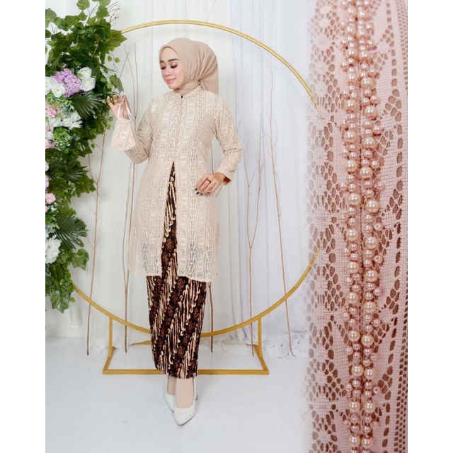 Tunik Brokat Malika Non Gliter / Tunik Payet / Kebaya Modern / Kebaya tile / Kebaya Favorite / Batik Couple / Tunik / Tunik Brokat / Kebaya Wisuda / Kebaya Lamaran / Kebaya Kondangan / Kebaya Pesta / Kebaya Brokat