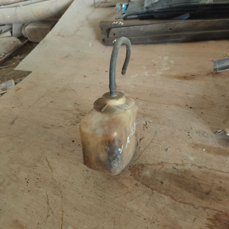 tampungan air radiator mobil honda accord executive 82