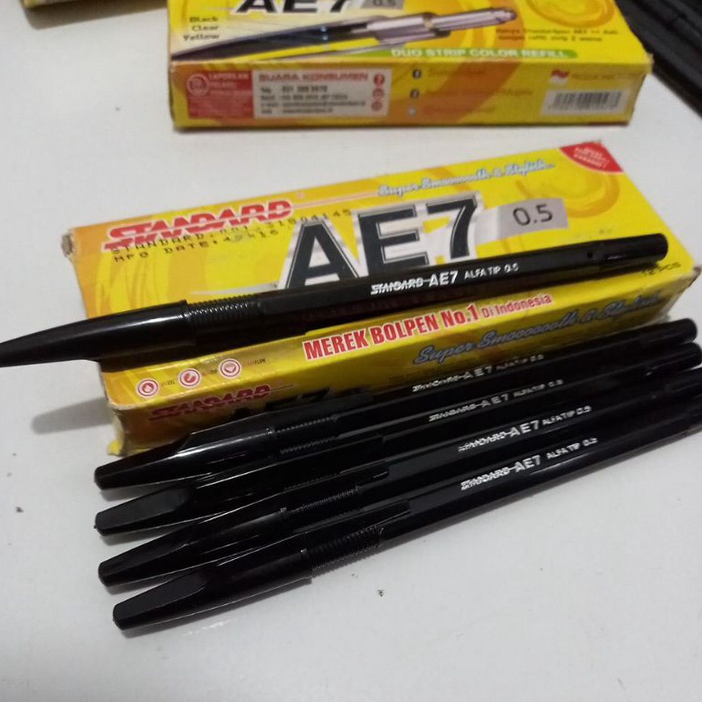 

COD Pulpen Ballpoint Bollpen Pen Standart AE7 Hitam Isi 12pcs Buruan Beli