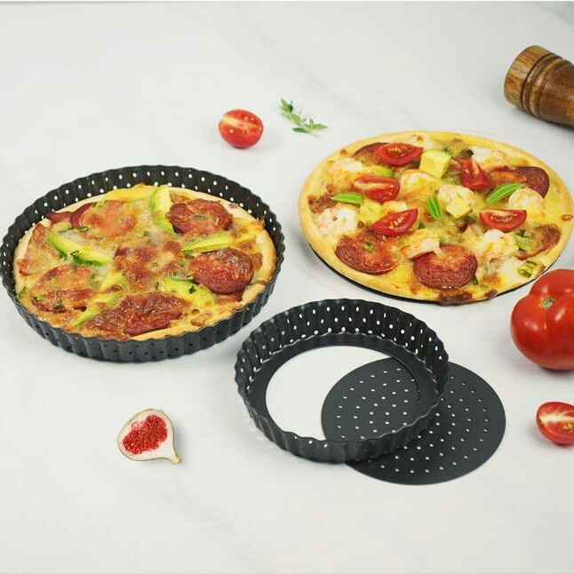 

Perforated Pizza Pan with Removable Bottom/ Loyang Pie - 9inch 24cm