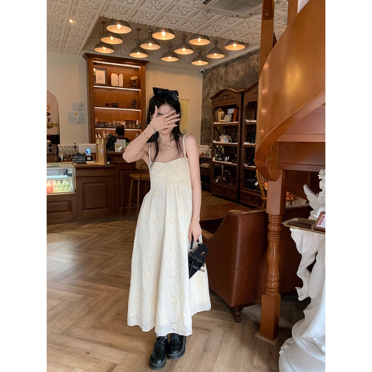 Red Desain rok industri berat berongga rasa suspender gaun musim panas wanita Perancis gaya liburan rok a-line tube top dress