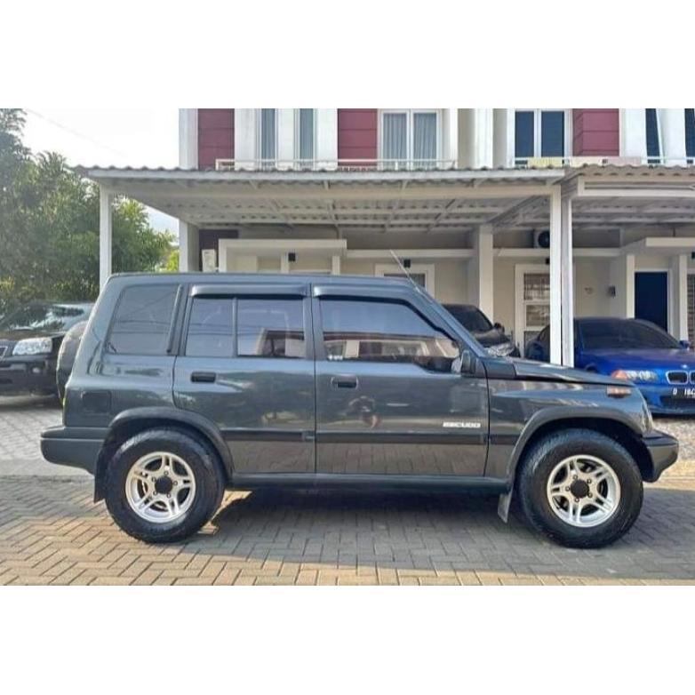 OVER FENDER MOBIL SUZUKI VITARA / SIDEKICK / ESCUDO LIS LIST SPAKBOR MOBIL