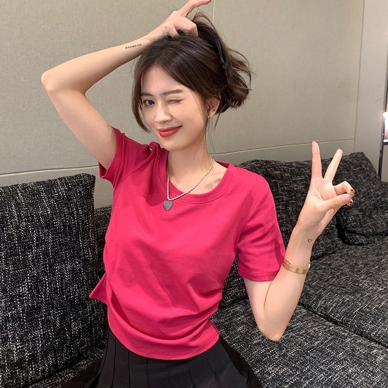 Red T-shirt wanita musim semi dan musim panas versi Korea 2022 desain baru rasa lipatan budidaya diri bagian pendek tipis manis dan pedas murni keinginan atasan lengan pendek