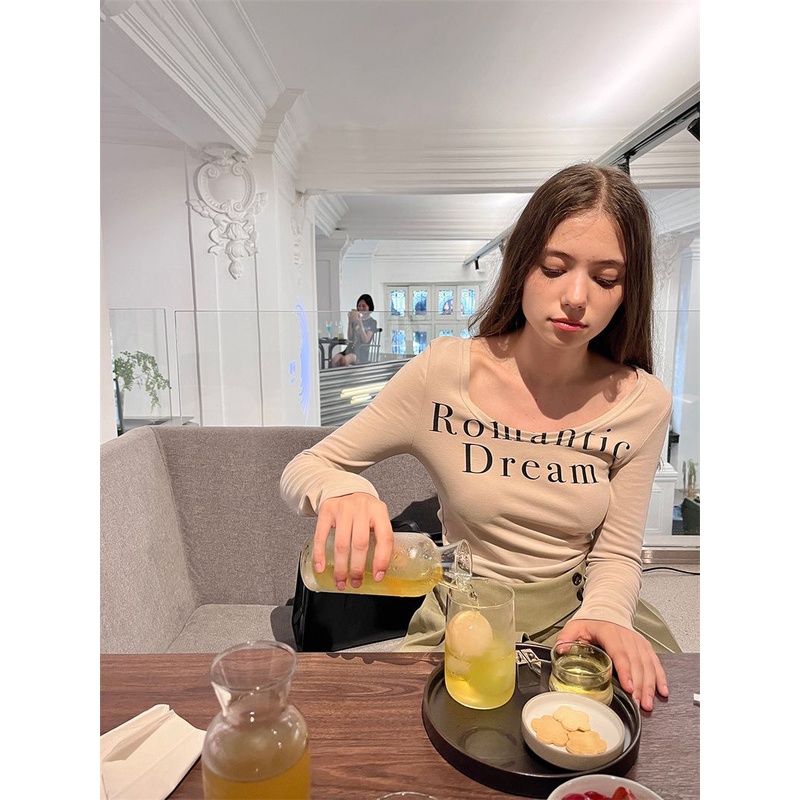 Red Sederhana U-neck murni keinginan gaya slim fit all-match lengan panjang T-shirt gaya Amerika musim gugur dan musim dingin kemeja bottoming baru hot girl sweet top trend