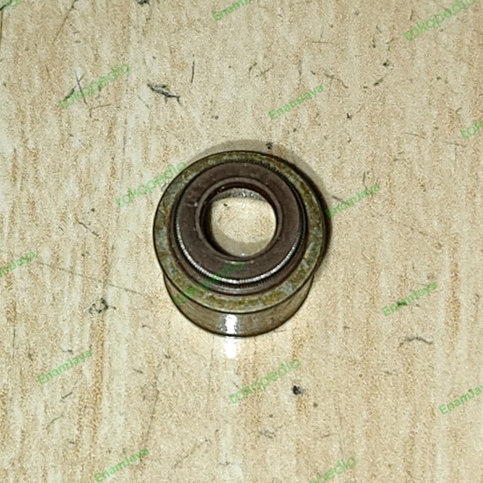 Seal Klep Mazda 626 Capella B63010155