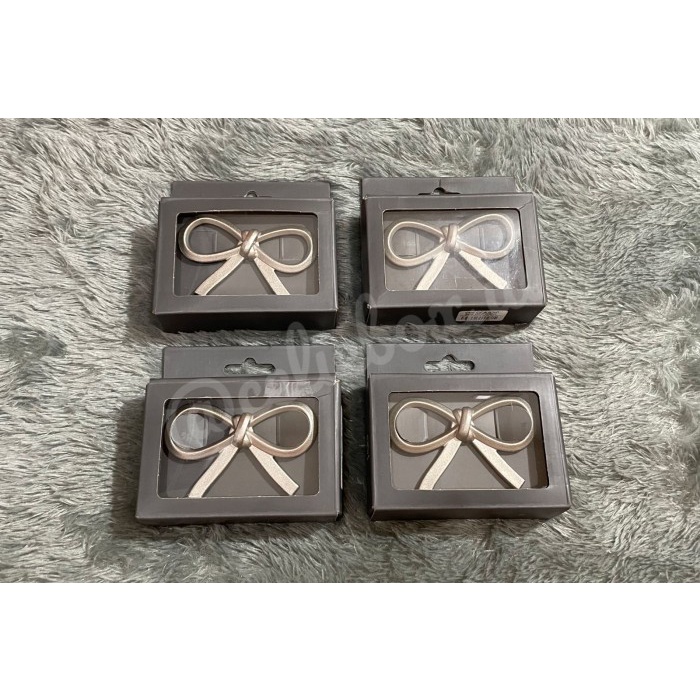 Capit Martha Stewart Bow Knob