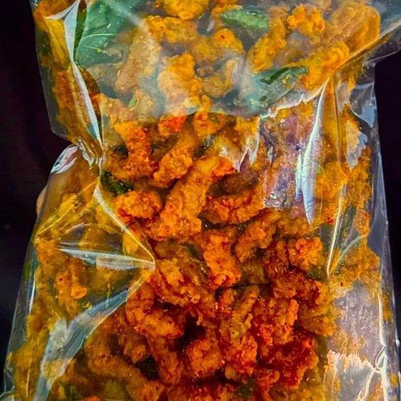 

New KERIPIK USUS PEDAS DAUN JERUK 500GR KHAS NGABRET