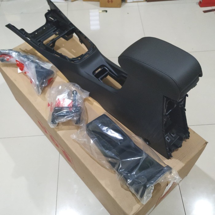 Terlaris Sgp Armrest Center Console Xl7 All New Ertiga Suzuki Genuine Black