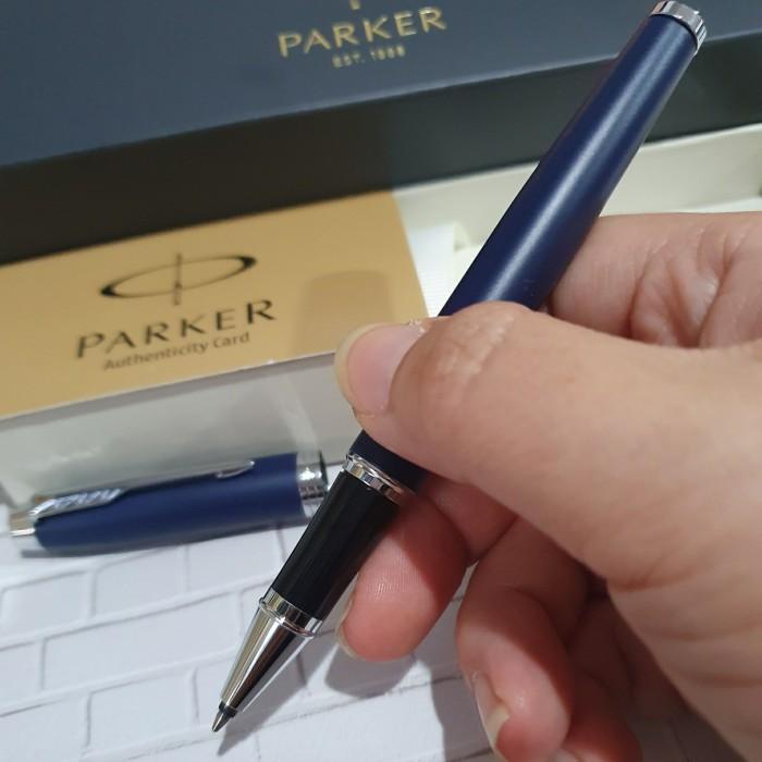 

Pulpen Parker Im New Matte Royal Blue Klip Silver Free Grafir