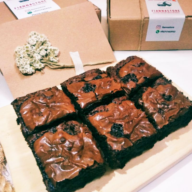 

Brownies RumRaisin / Brownies Panggang / Brownies Bakar / Fudge Brownie / Brownies Raisin