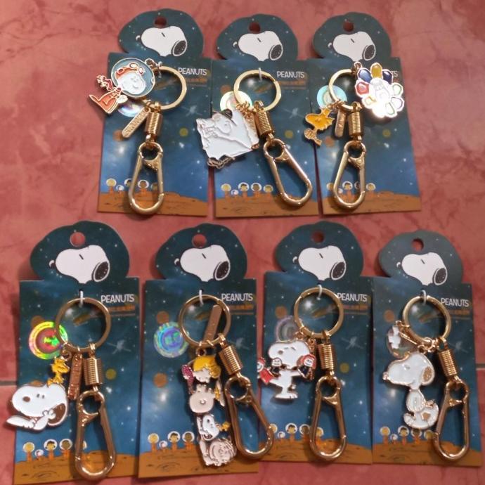 Gantungan Kunci Tas Keychain ORI Peanuts Karakter Snoopy Kait