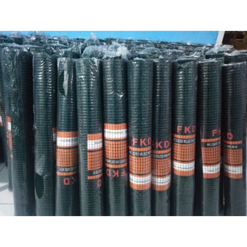 Ram kawat PVC hijau.