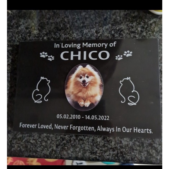 Batu Nisan Hewan Peliharaan