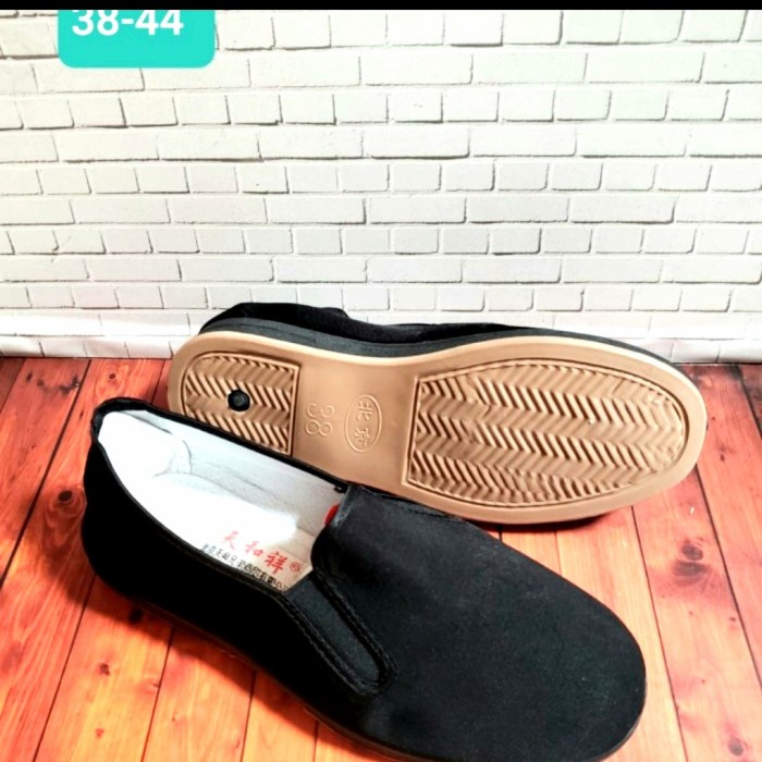 Terlaris Sepatu Slip-On Bigboss Bruce Lee Sepatu Murah Sepatu Kungfu