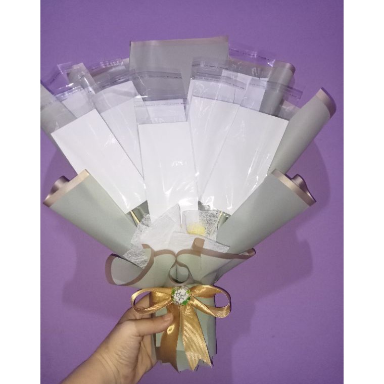 

BUCKET UANG KOSONGAN 10 LEMBAR/HARI IBU/HARI GURU/WISUDA/ANNIVERSARY