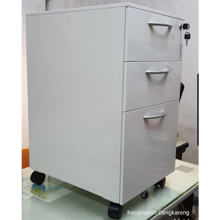 

Terlaris Drawer Cabinet Lemari Arsip Besi Serbaguna (2 Susun + 1 File) Chantech