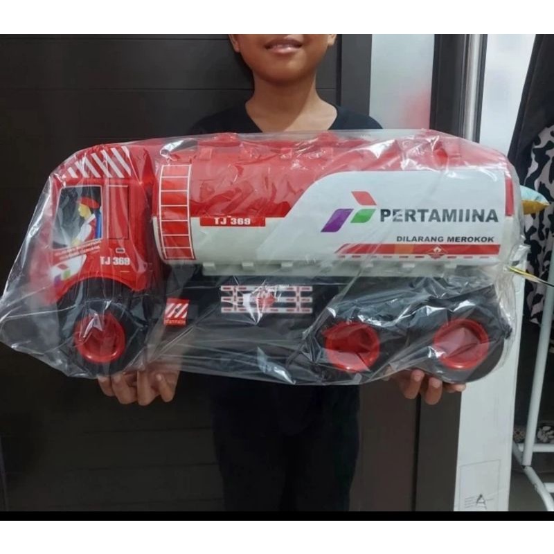 MAINAN TRUK TANGKI PERTAMINA