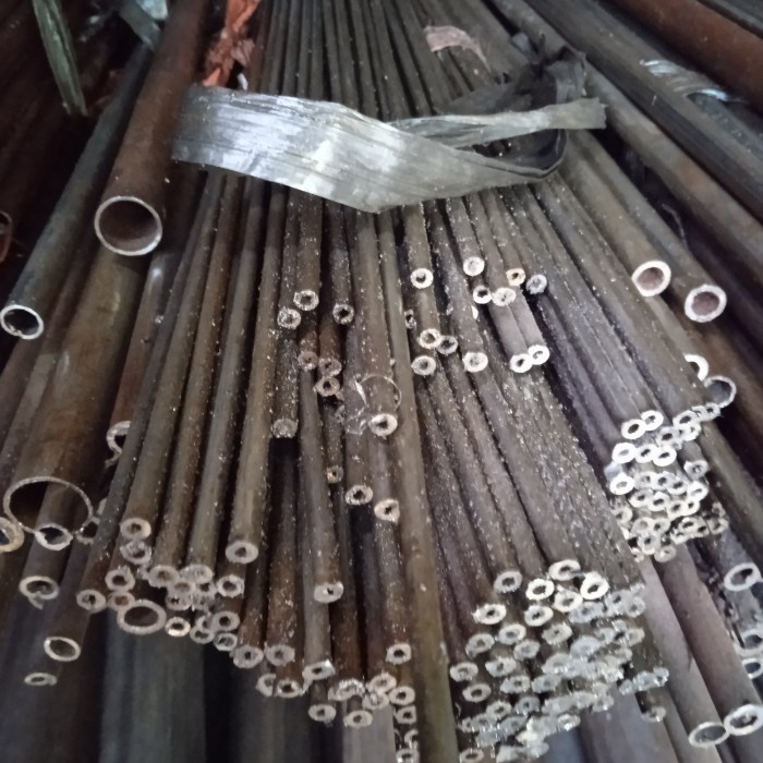 pipa besi od 4 mm tebal 0.8 mm x 1000 mm