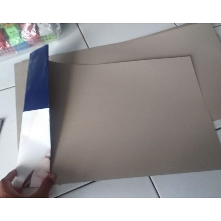 

48 Kertas karton buat papan mainan isi 1kg 33x55cm bdslj
