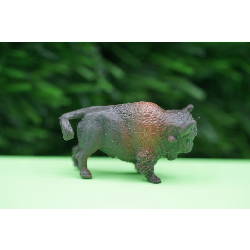 Archie Mcphee Tiny Bull Banteng Figure Pajangan Koleksi