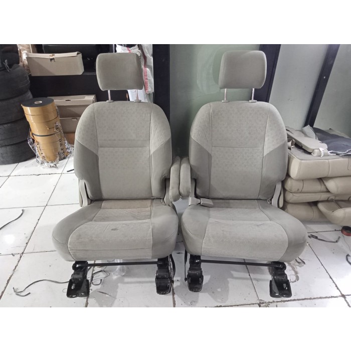 {Bekas} Jok Innova Captain seat original copotan Murah