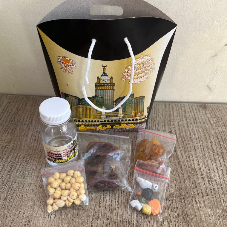 

[ SALE ] Paket Dus Jinjing + zamzam+ kacang arab + kismis + kurma + krikil