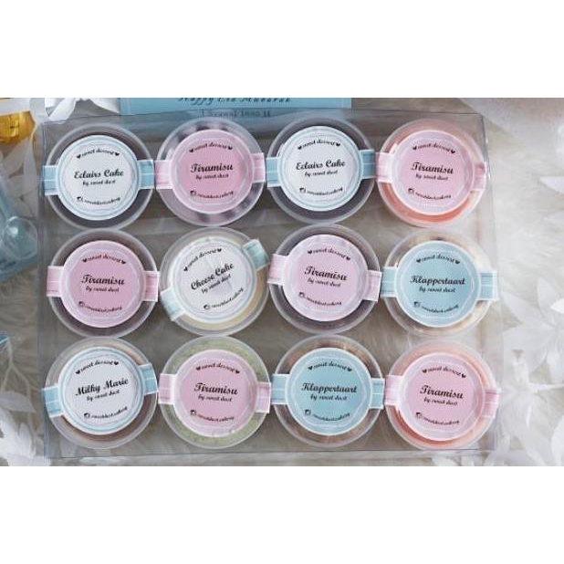 

Hampers Premium Sweet Dust Isi 1 Lusin Lapakteguhwardani