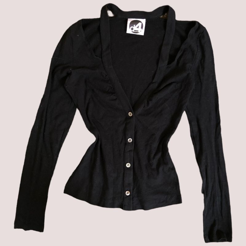 V NECK CUT OUT BUTTON TOP VINTAGE Y2K/2000S STYLE