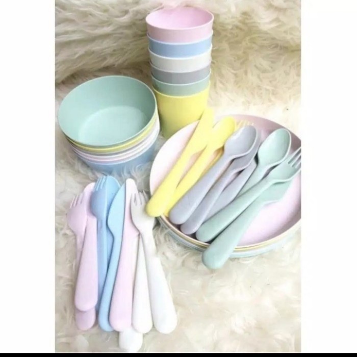 Gd 1 Set Alat Makan Plastik (Mangkuk,Piring,Gelas,Garpu,Sendok)