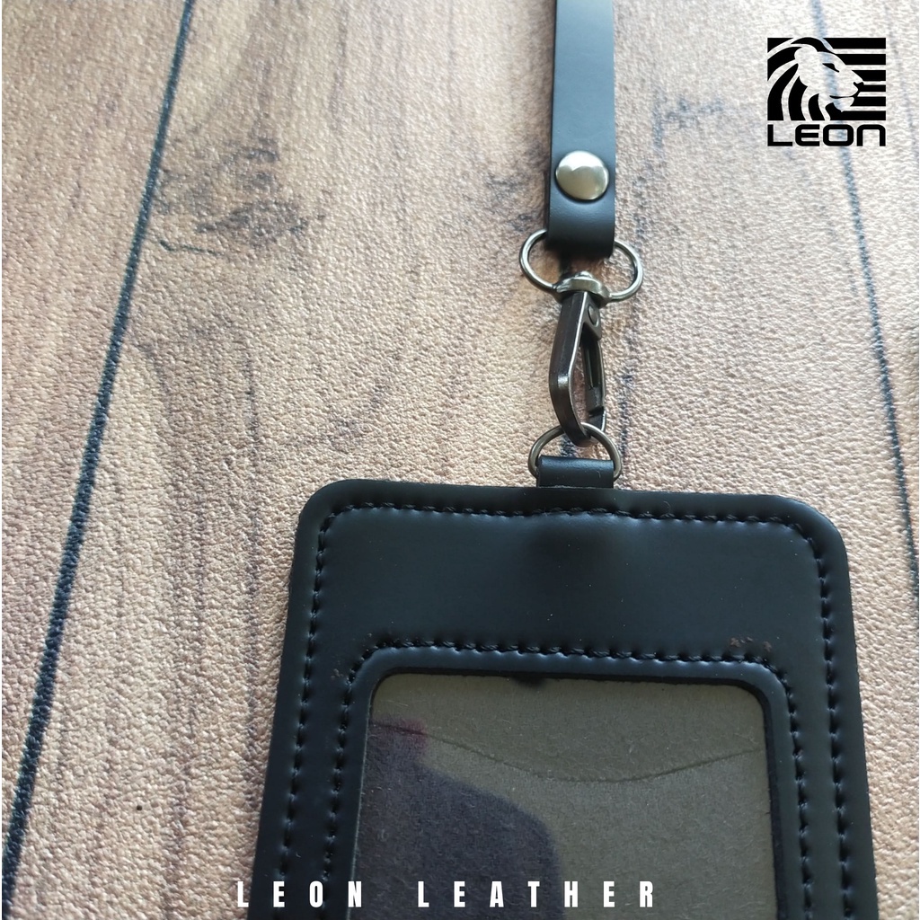 

AC8 NAME TAG ID CARD KULIT HOLDER LANYARD NAME TAG ID CARD KULIT NTS035 MUAT 2 SLOT KARTU TERMURAH