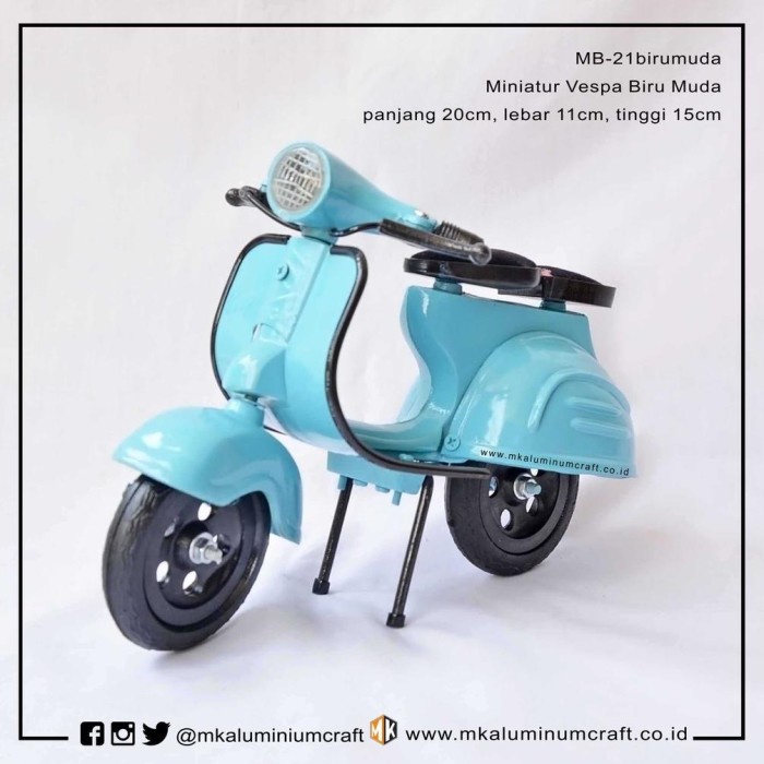 HOT SALE MINIATUR MOTOR VESPA KLASIK WARNA BIRU MUDA DARI LOGAM TERLARIS TERLARIS