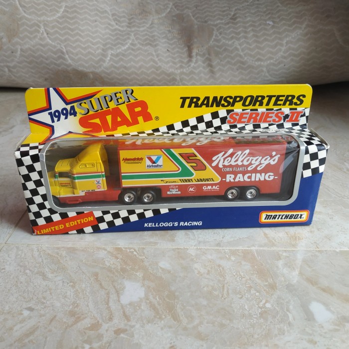 FLASH SALE MATCHBOX KENWORTH TRUCK CONVOY TRANSPORTERS TRAILERS BAN KARET MURMER TERMURAH