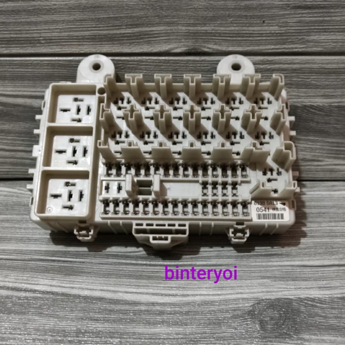 fuse Box Sekring isuzu ELF NKR Giga Original