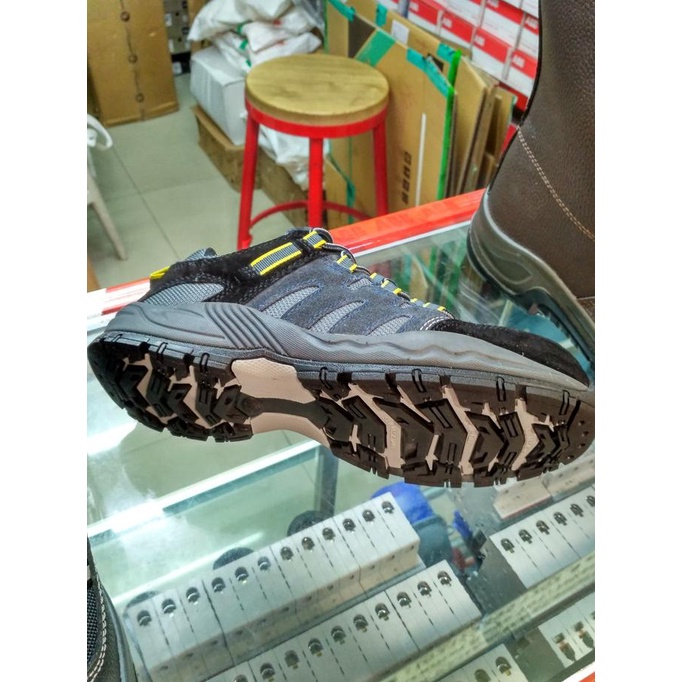 SEPATU SAFETY SHOES BATA BICKZ 705 / SEPATU PROYEK / SEPATU SPORT