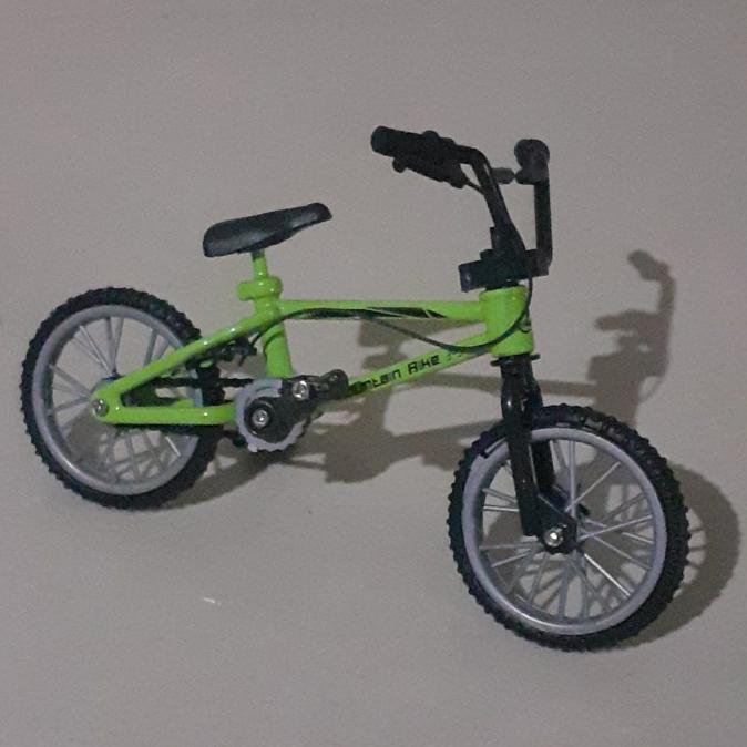 Miniatur Sepeda Skala 18