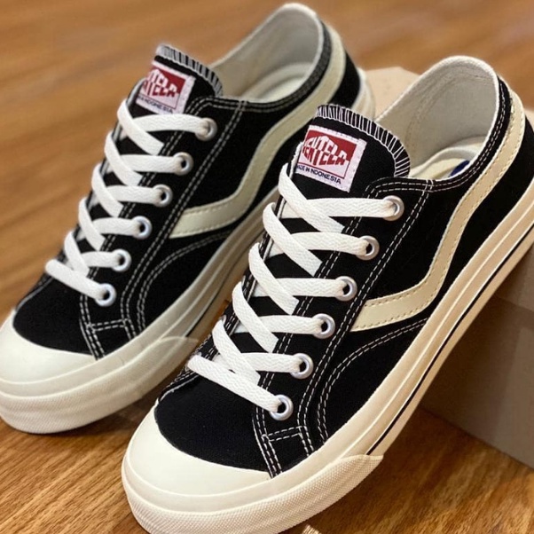 ✨12.12✨ COD Free Kaos Kaki _Ventela Black Natural Basic Low Ventela All Black Sepatu High Top Pria W