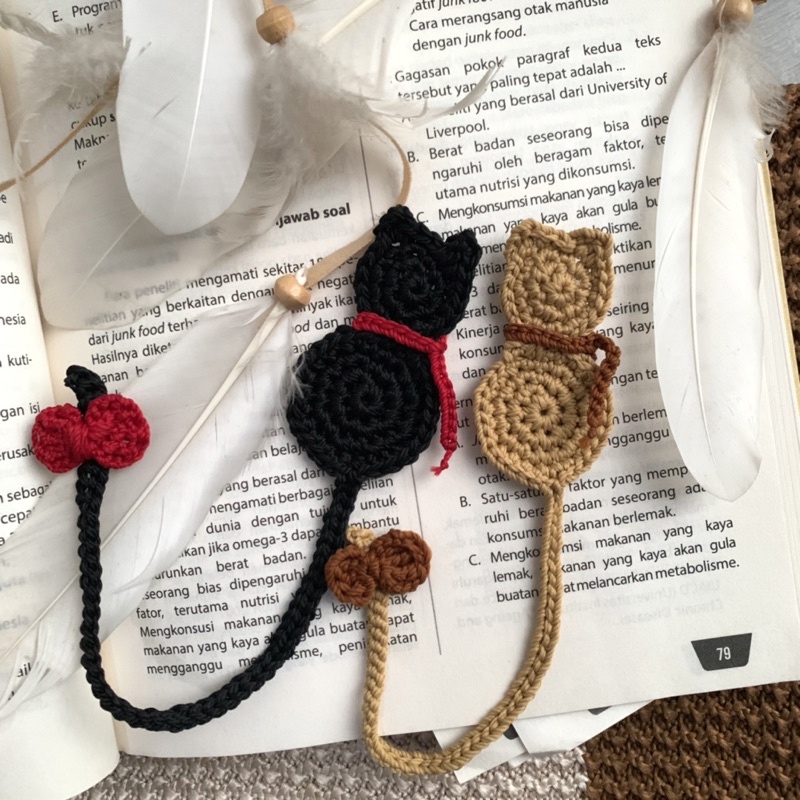

penanda buku by rope rope / penanda buku rajut aesthetic / penanda buku berbentuk kucing